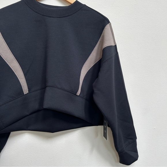 NWT - Abercrombie & Fitch YPB neoKNIT Mini Crew in Dune Colorblock, Size XS - Picture 8 of 13